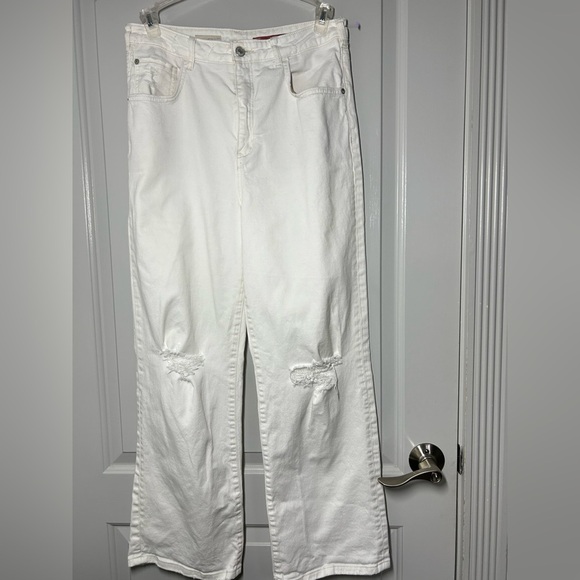 Anthropologie PILCRO White BOYFRIEND Distressed Jeans size 30 - Picture 5 of 14